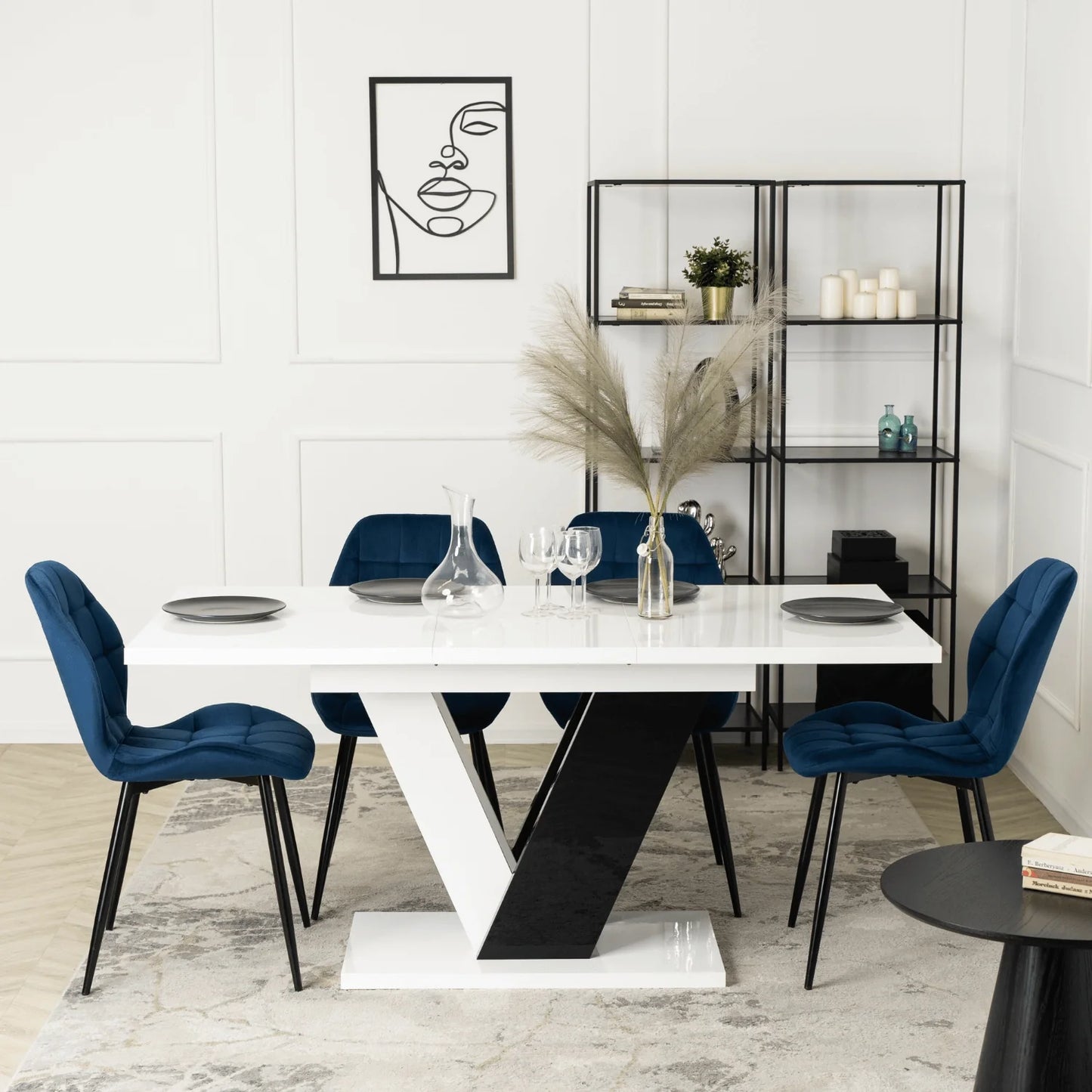 Elite LUCKY Navy Blue Velvet Chair – Timeless Elegance & Comfort