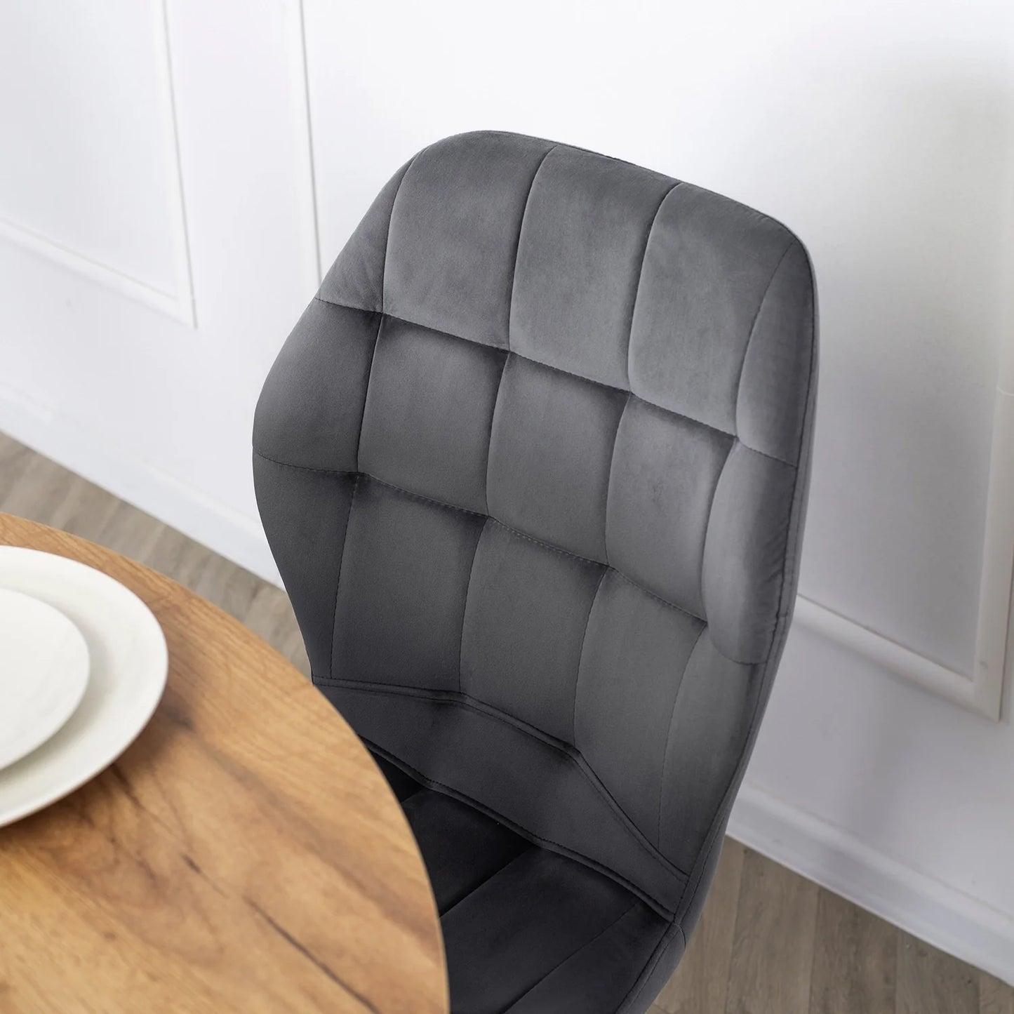 Elite LUCKY Gray Velvet Chair – Modern Comfort with a Luxurious Touch