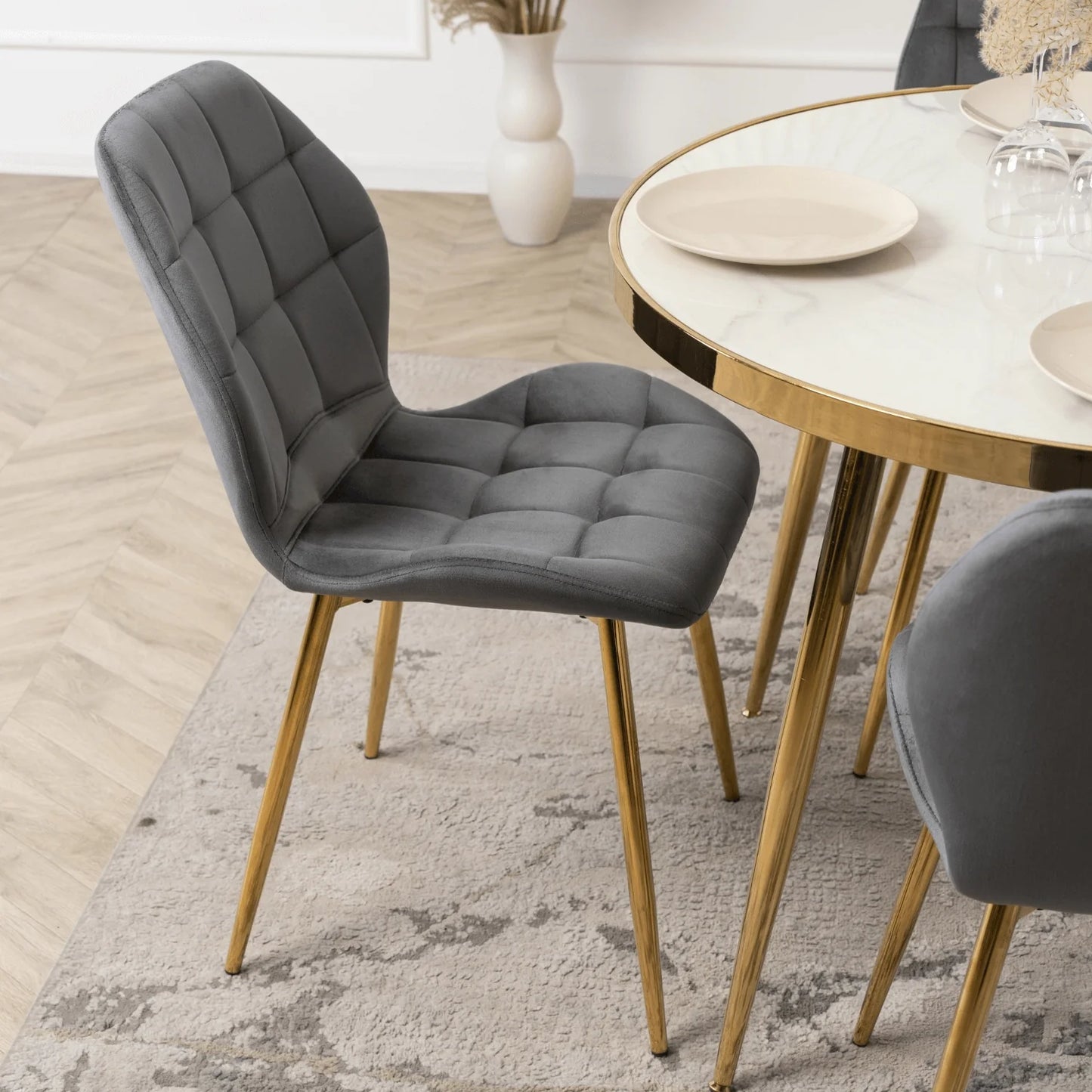 Elite LUCKY Gray Velvet Chair with Gold Legs – Elegant & Modern Seating