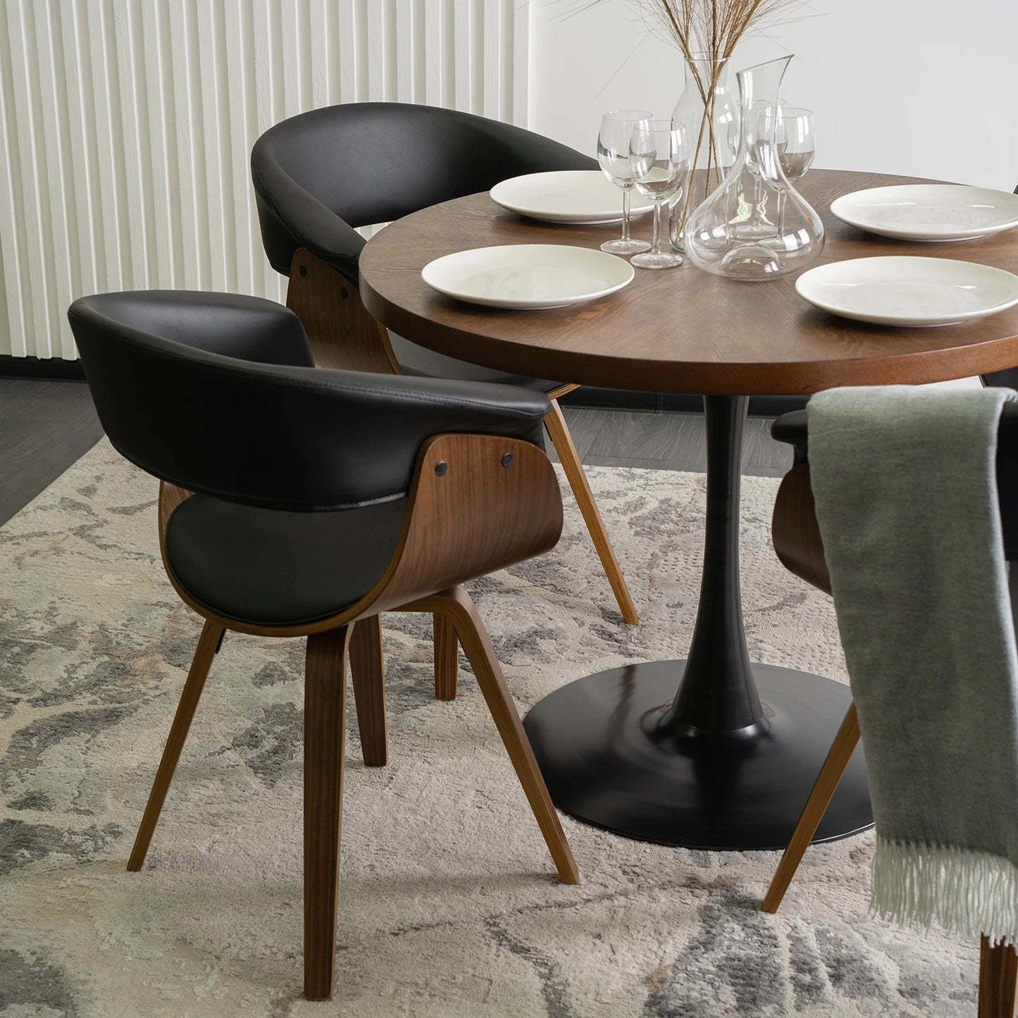 Elite OHIO Black Chair – A Fusion of Modern Elegance & Comfort