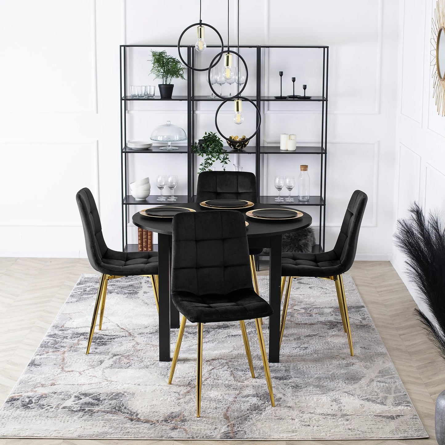 Elite YORK Black Velvet Chair – Bold Elegance with a Luxurious Touch