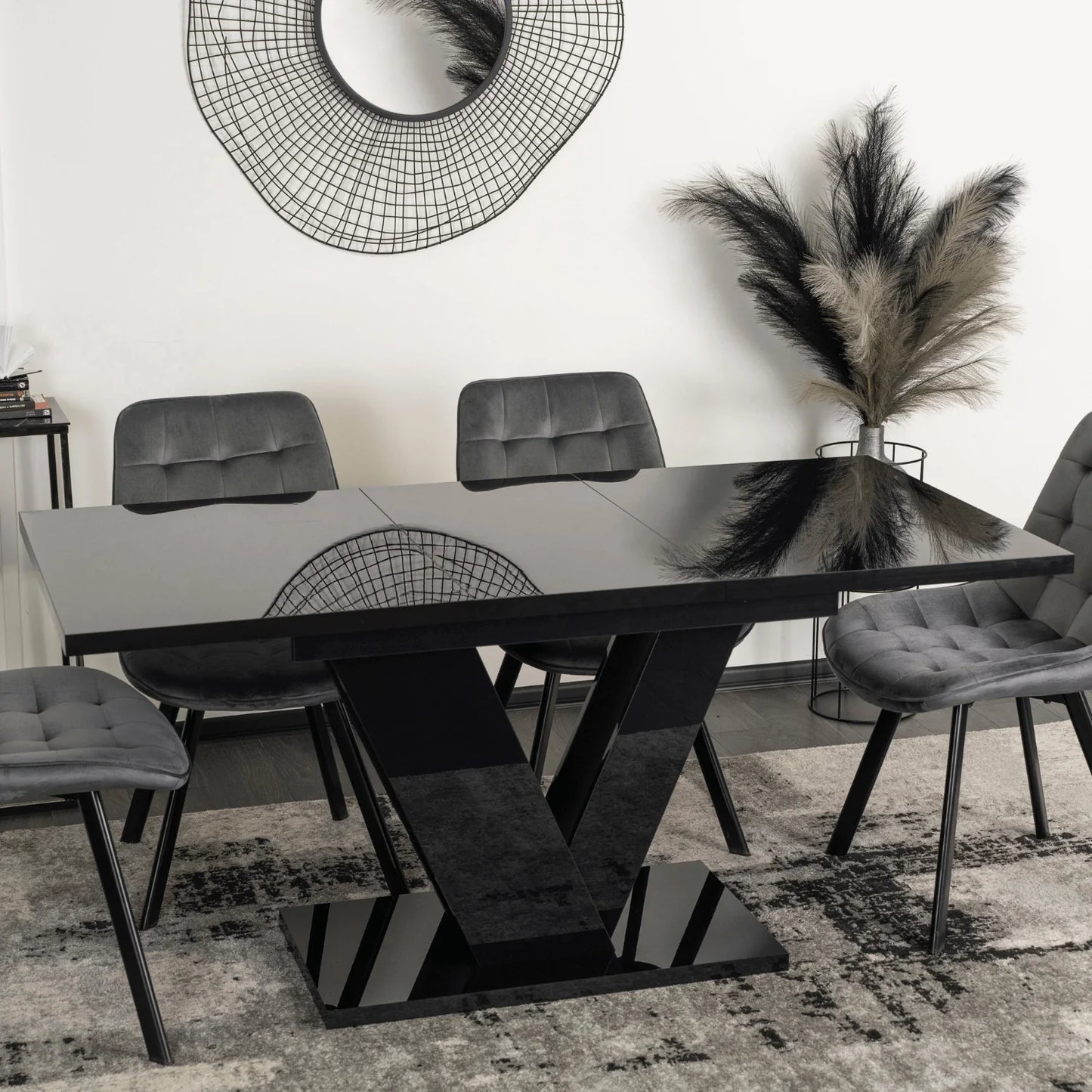Elite CLARK Extendable Dining Table – Black Gloss (120-160 cm)