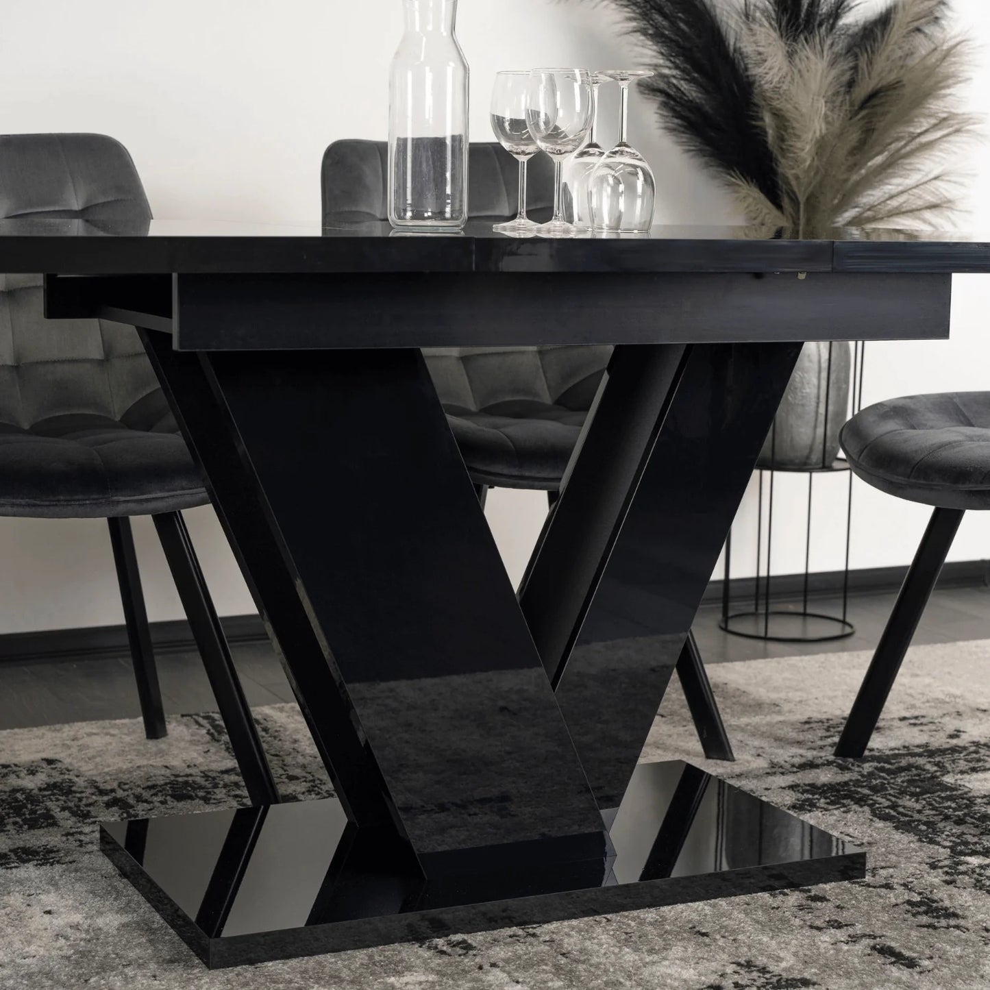 Elite CLARK Extendable Dining Table – Black Gloss (120-160 cm)