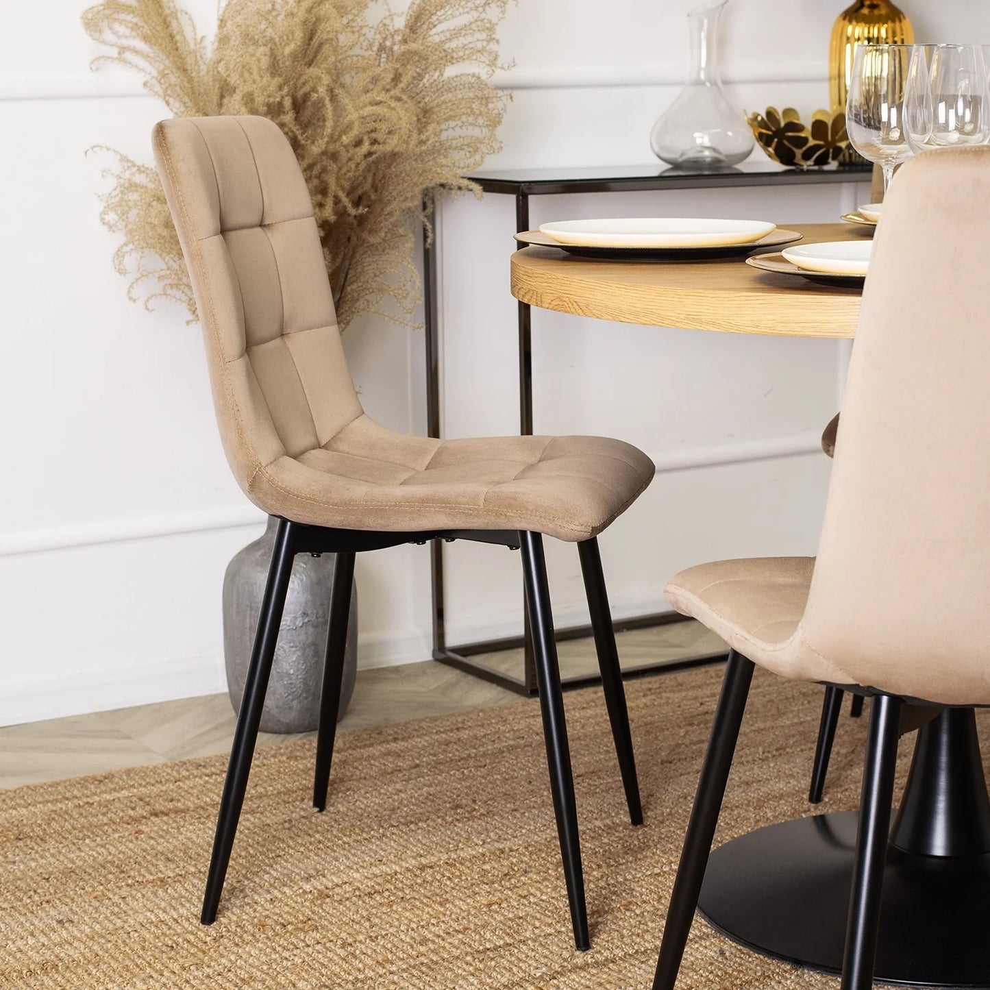 Elite LINO Dining Set – 100 cm Golden Oak/Black Round Table & 4 Beige PERU Chairs