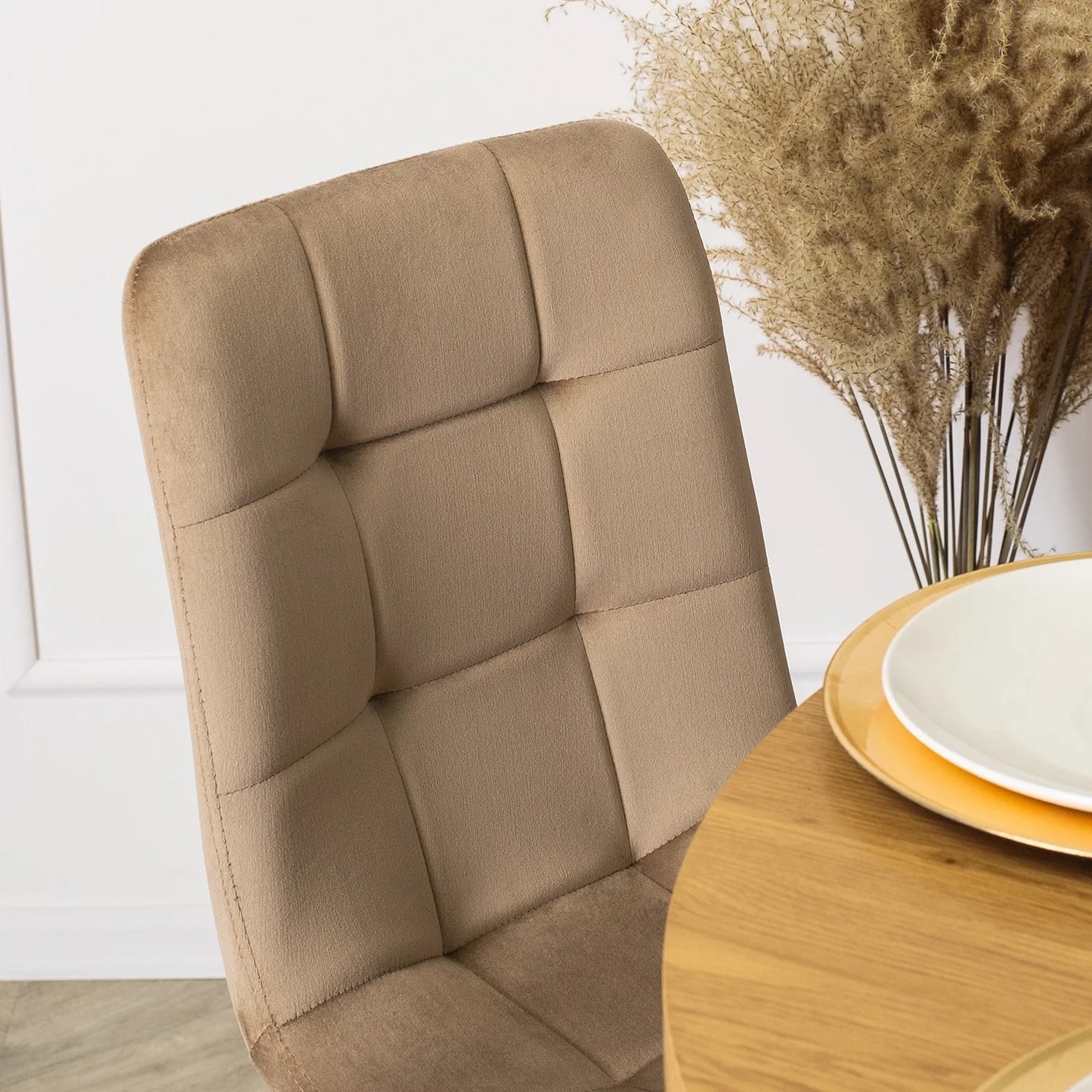 Elite LINO Dining Set – 100 cm Golden Oak/Black Round Table & 4 Beige PERU Chairs